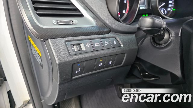 Hyundai Santafe 2018 — photo 23