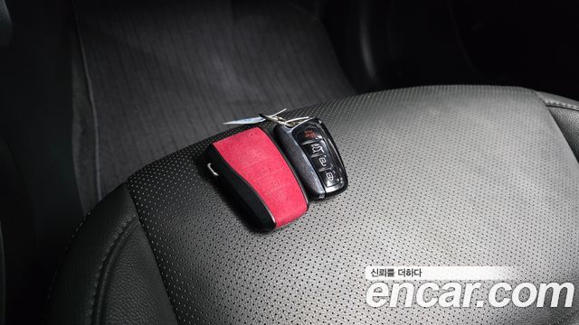 Hyundai Santafe 2018 — photo 28