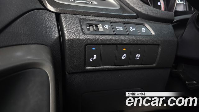 Hyundai Santafe 2018 — photo 29