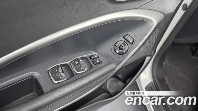 Hyundai Santafe 2018 — photo 31