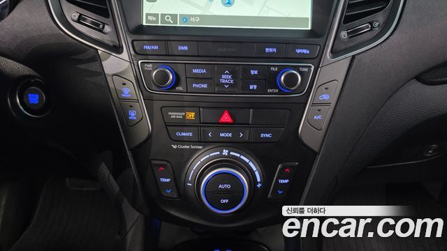 Hyundai Santafe 2018 — photo 32