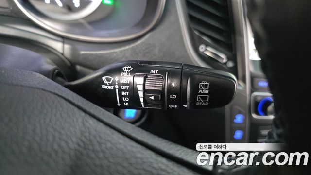 Hyundai Santafe 2018 — photo 34