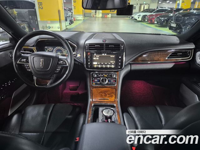 Lincoln Continental 2018 — photo 7
