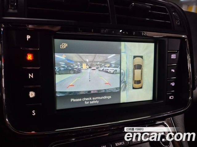 Lincoln Continental 2018 — photo 13