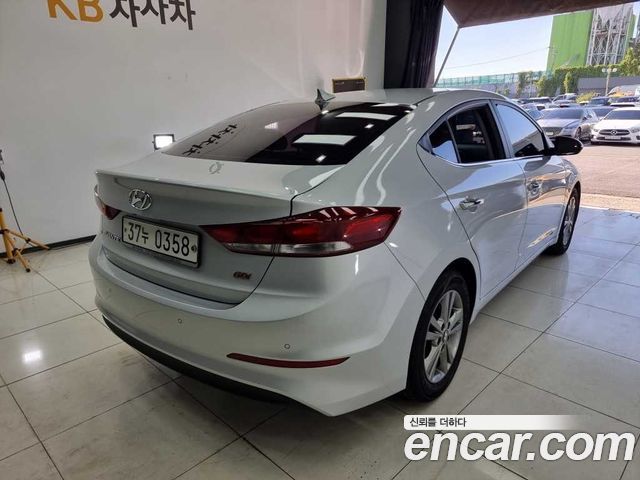 Hyundai AVANTE 2016 — photo 4
