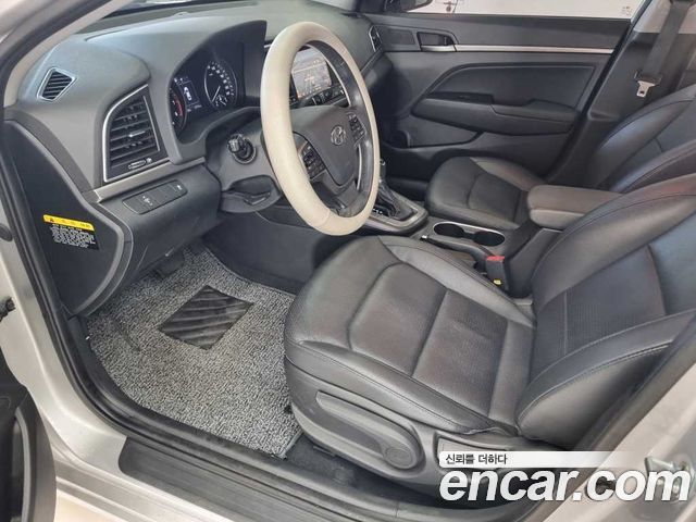 Hyundai AVANTE 2016 — photo 11