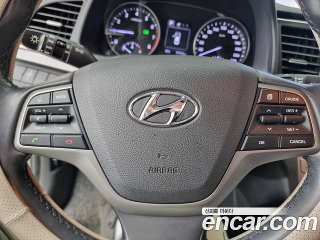 Hyundai AVANTE 2016 — photo 18