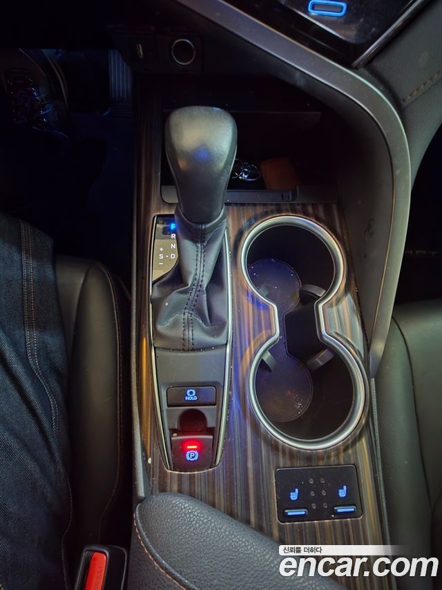 Toyota Camry 2019 — photo 9