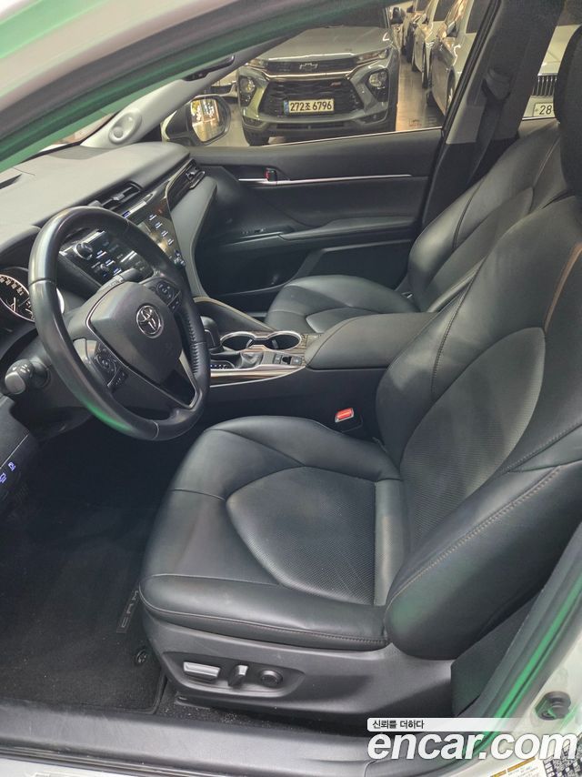 Toyota Camry 2019 — photo 10