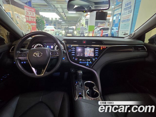 Toyota Camry 2019 — photo 11