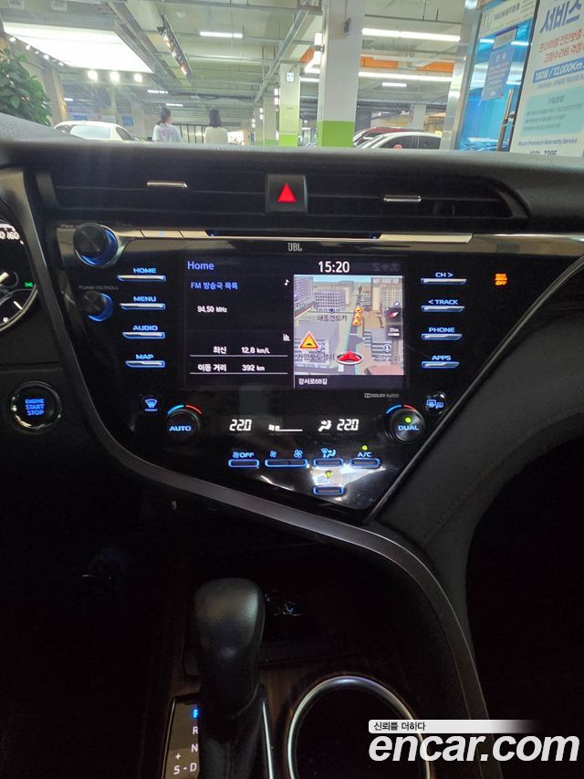 Toyota Camry 2019 — photo 13