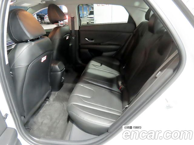 Hyundai AVANTE 2024 — photo 11