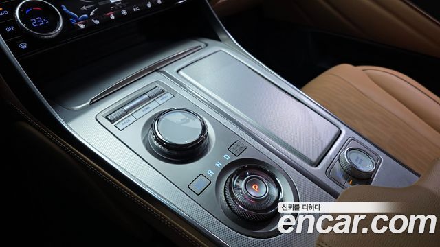 Genesis GV80 2023 — photo 12