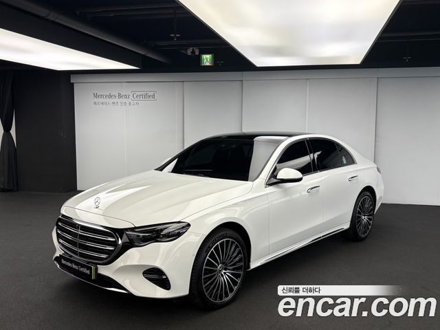 Mercedes-Benz E-Class 2025 — photo 1