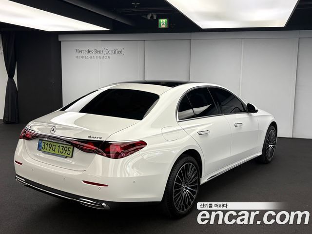 Mercedes-Benz E-Class 2025 — photo 2