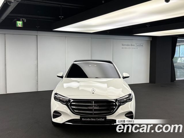 Mercedes-Benz E-Class 2025 — photo 3