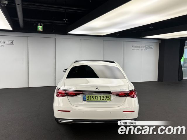 Mercedes-Benz E-Class 2025 — photo 4