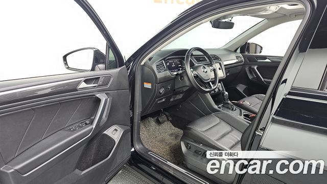 Volkswagen Tiguan 2020 — photo 13