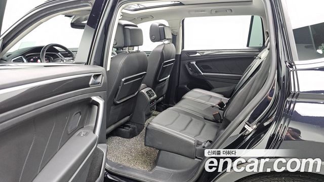 Volkswagen Tiguan 2020 — photo 18