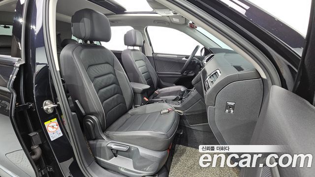 Volkswagen Tiguan 2020 — photo 16