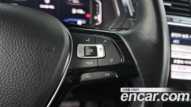 Volkswagen Tiguan 2020 — photo 27