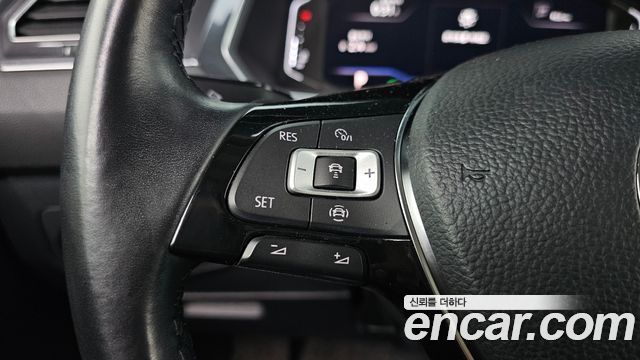 Volkswagen Tiguan 2020 — photo 28