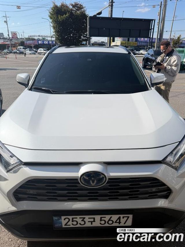Toyota RAV4 2024 — photo 1