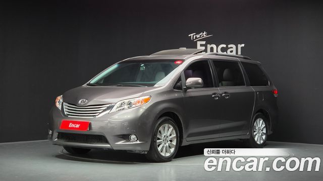 Toyota Sienna 2014 — photo 1