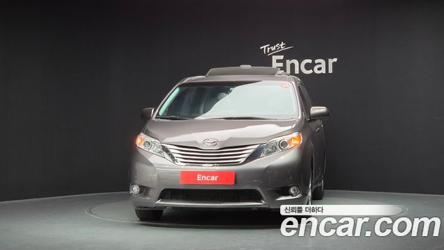 Toyota Sienna 2014 — photo 3