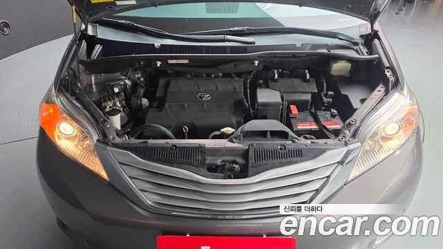Toyota Sienna 2014 — photo 6