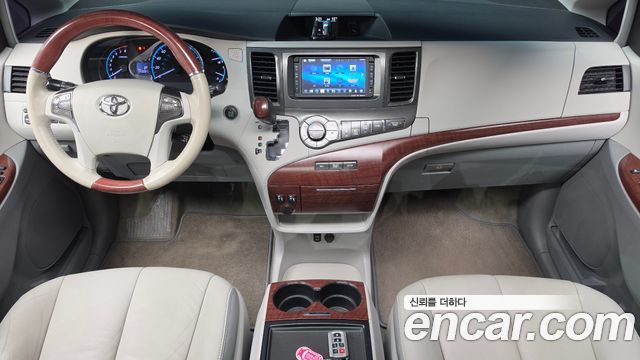 Toyota Sienna 2014 — photo 7
