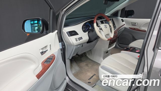 Toyota Sienna 2014 — photo 10