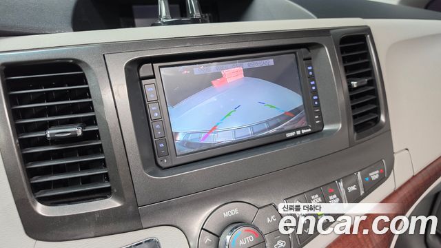 Toyota Sienna 2014 — photo 14