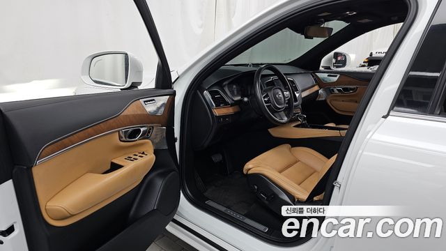 Volvo XC90 2018 — photo 13