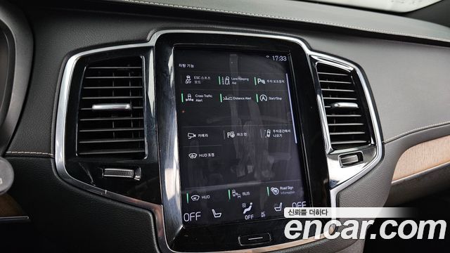 Volvo XC90 2018 — photo 22