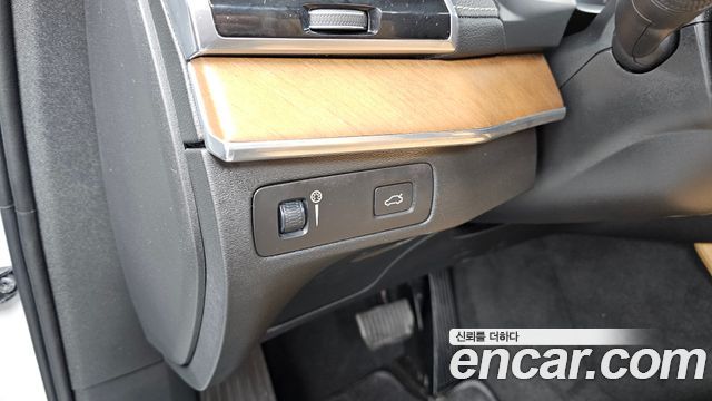 Volvo XC90 2018 — photo 30