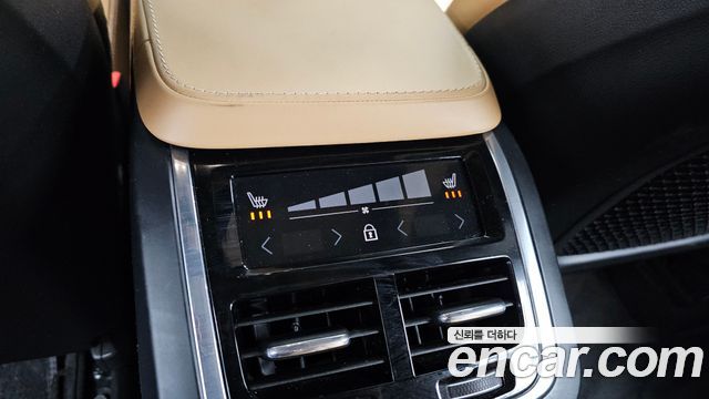 Volvo XC90 2018 — photo 33