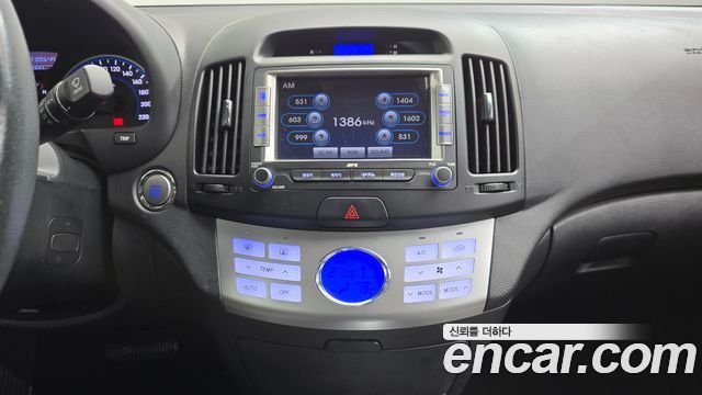 Hyundai AVANTE 2010 — photo 13