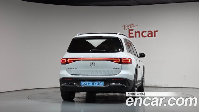Mercedes-Benz EQB 2023 — photo 4