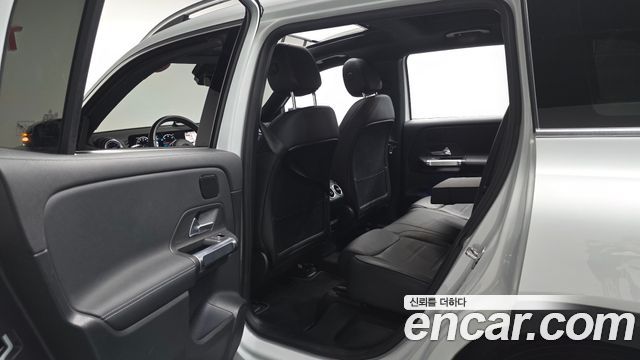 Mercedes-Benz EQB 2023 — photo 18