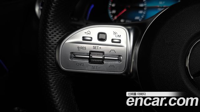 Mercedes-Benz EQB 2023 — photo 23