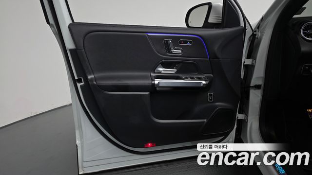 Mercedes-Benz EQB 2023 — photo 14