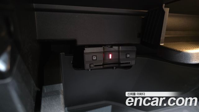Mercedes-Benz EQB 2023 — photo 33
