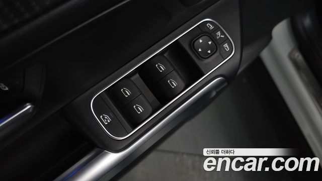 Mercedes-Benz EQB 2023 — photo 34