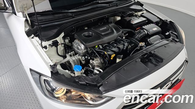 Hyundai AVANTE 2017 — photo 6