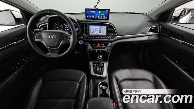 Hyundai AVANTE 2017 — photo 7
