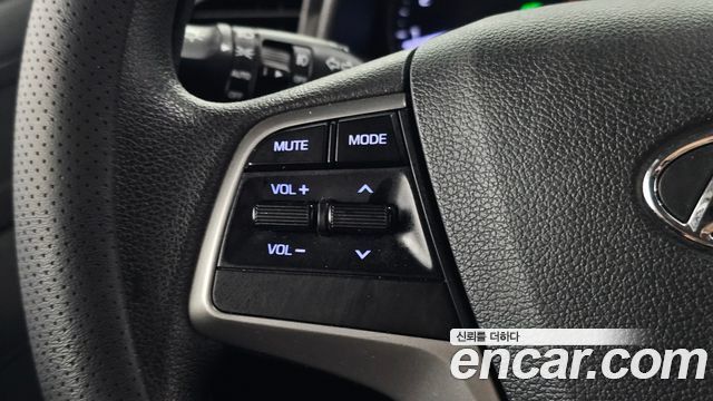 Hyundai AVANTE 2017 — photo 16