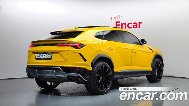 Lamborghini Urus 2019 — photo 2