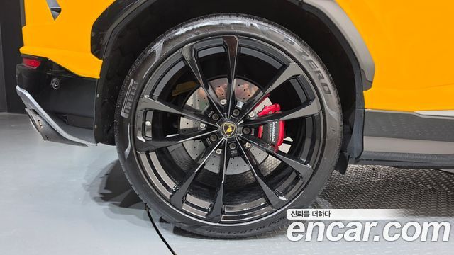 Lamborghini Urus 2019 — photo 5