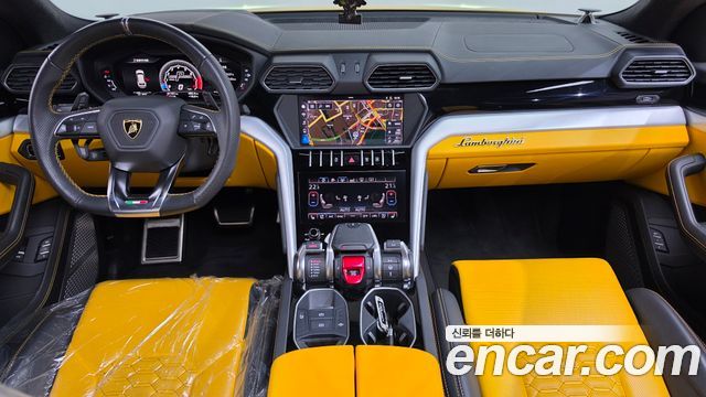 Lamborghini Urus 2019 — photo 10